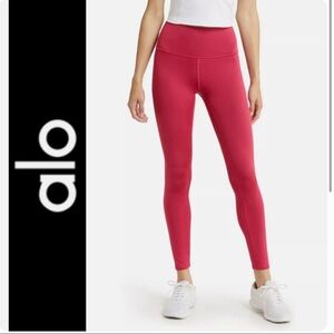 ALO 7/8 High-Waist Airlift Legging in Lipstick Red Size M